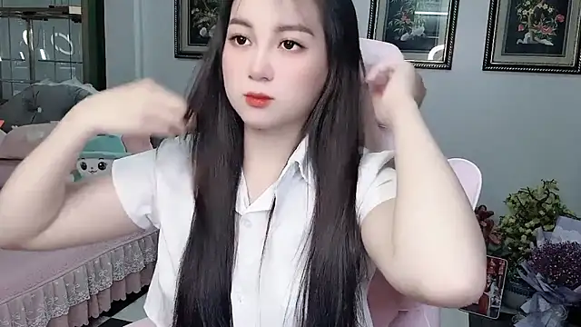 Snapshot of _Nana_20 chatting on 10-22-25, 01:43 Nana 20 online show from 10-22-25, 01:43