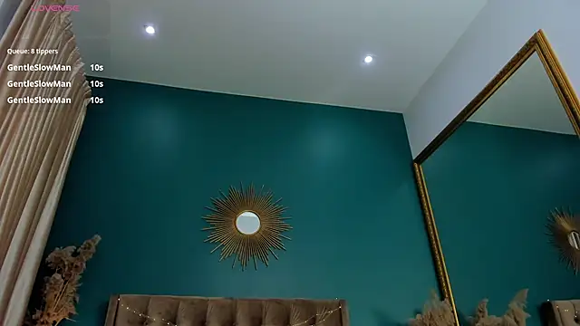 Snapshot of AprilWong chatting on 02-19-25, 12:33 AprilWong online show from 02-19-25, 12:33