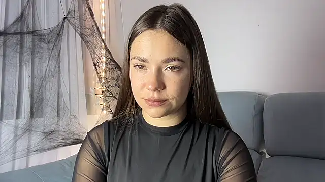 Snapshot of Mika_Miller chatting on 10-29-25, 10:42 Mika Miller online show from 10-29-25, 10:42