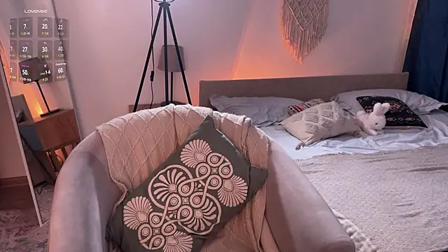 jennetdoll online show from 09-28-25, 11:50