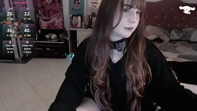 Snapshot of Avril2001 chatting on 06-05-26, 06:51 Avril2001 online show from 06-05-26, 06:51