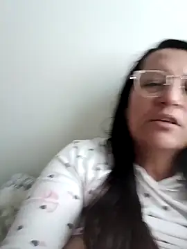 Victoria Red01 online show from 09-15-25, 01:44
