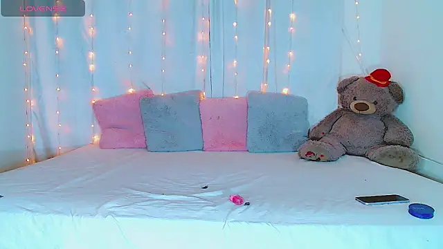 Snapshot of AlanaBekeer chatting on 02-03-26, 10:37 AlanaBekeer online show from 02-03-26, 10:37