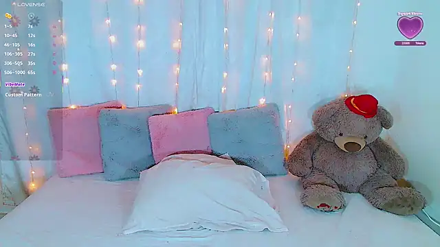 Snapshot of AlanaBekeer chatting on 02-10-26, 09:03 AlanaBekeer online show from 02-10-26, 09:03