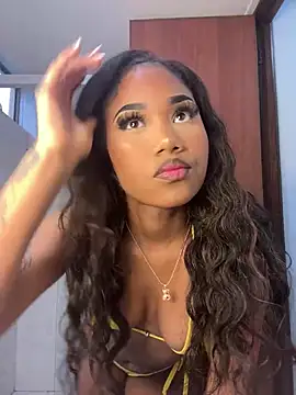 Snapshot of Lya-Kasandra chatting on 02-09-25, 10:43 Lya-Kasandra online show from 02-09-25, 10:43