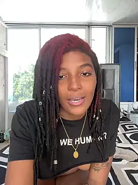 Snapshot of Lya-Kasandra chatting on 01-12-25, 08:03 Lya-Kasandra online show from 01-12-25, 08:03