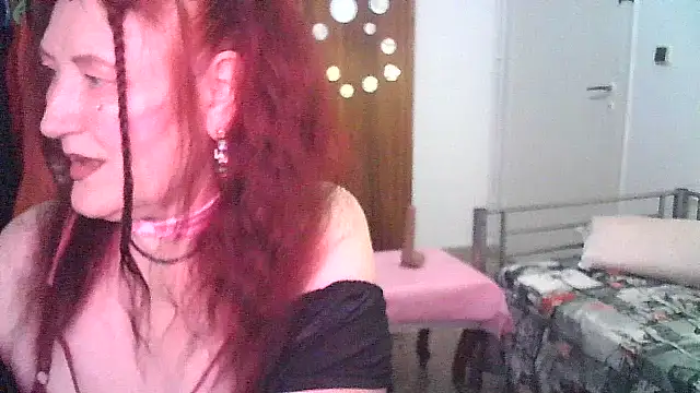 Snapshot of SabrinaXlovess chatting on 06-12-26, 05:00 SabrinaXlovess online show from 06-12-26, 05:00