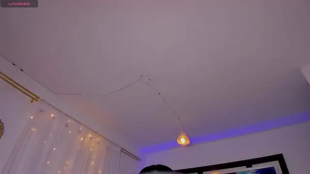 Scarlett 811 online show from 11-24-25, 08:09