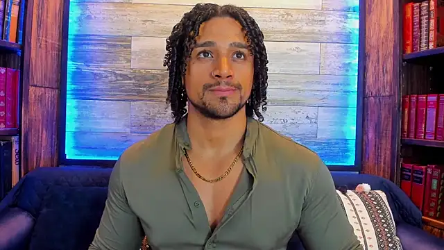 Snapshot of MikeEstevess chatting on 02-16-25, 02:31 MikeEstevess online show from 02-16-25, 02:31