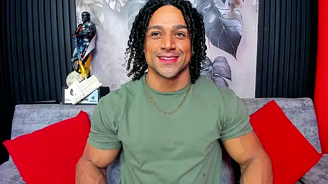 Snapshot of MikeEstevess chatting on 10-02-25, 09:23 MikeEstevess online show from 10-02-25, 09:23