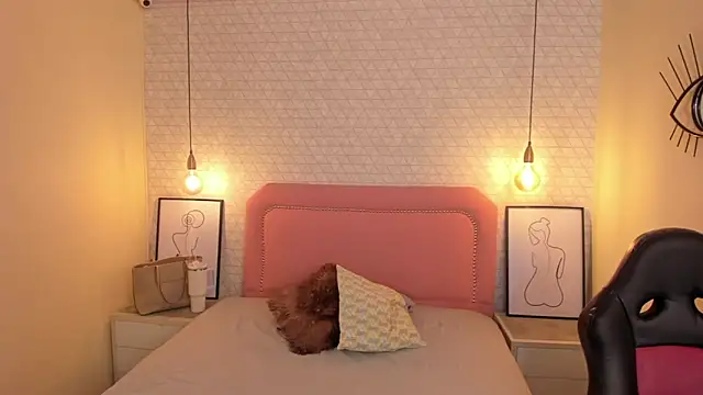 Kittytimberlake online show from 10-24-25, 12:15