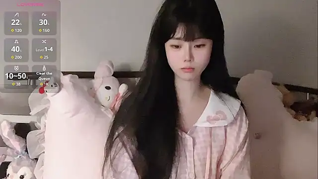 Qedgjwyz1 online show from 04-13-26, 10:47