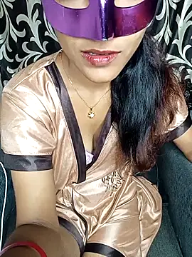 Snapshot of REVA_DARLING chatting on 10-25-25, 12:17 REVA DARLING online show from 10-25-25, 12:17
