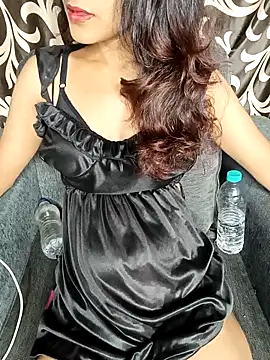 Snapshot of REVA_DARLING chatting on 09-24-25, 01:17 REVA DARLING online show from 09-24-25, 01:17