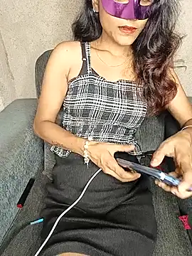 Snapshot of REVA_DARLING chatting on 10-10-25, 05:08 REVA DARLING online show from 10-10-25, 05:08