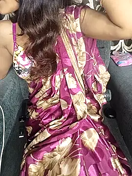 Snapshot of REVA_DARLING chatting on 09-17-25, 06:26 REVA DARLING online show from 09-17-25, 06:26