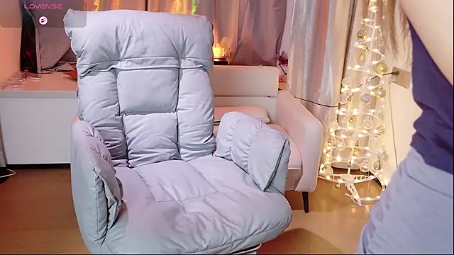 Snapshot of Momoever123456 chatting on 10-13-25, 02:29 Momoever123456 online show from 10-13-25, 02:29