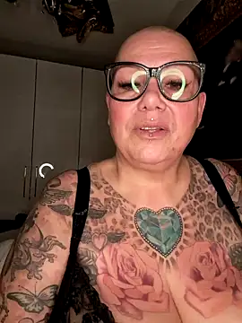 gepiercte nippel online show from 12-09-24, 02:28