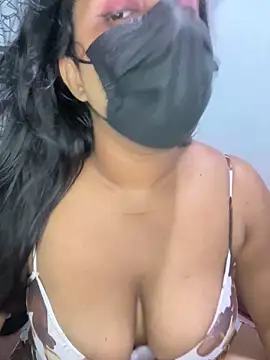 NOORA-GIRL online show from 12-15-25, 01:50