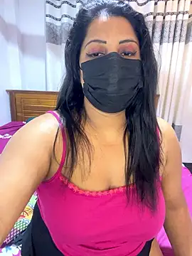 NOORA-GIRL online show from 01-10-26, 11:11