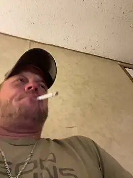 Snapshot of curvedcock8666 chatting on 11-17-25, 01:20 curvedcock8666 online show from 11-17-25, 01:20