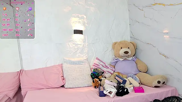 zorravioletta1 online show from 12-16-25, 11:36