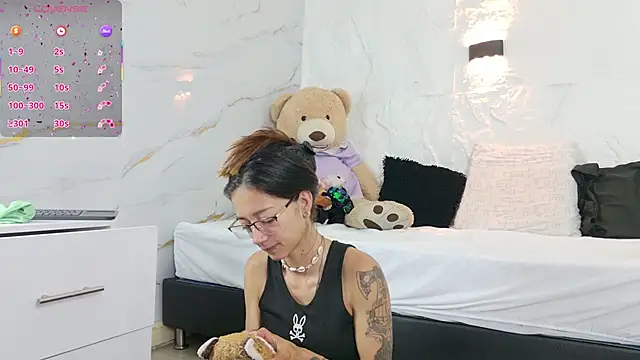 zorravioletta1 online show from 01-08-26, 11:49