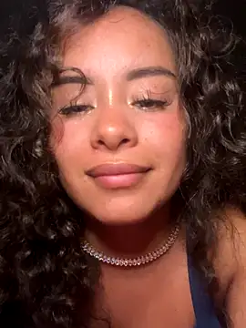 Snapshot of Marie_Rose chatting on 11-14-25, 01:20 Marie Rose online show from 11-14-25, 01:20