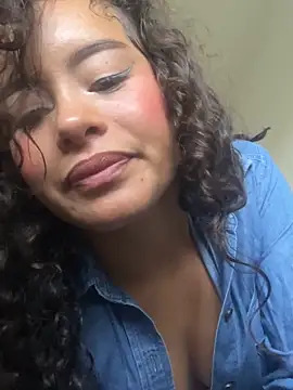 Snapshot of Marie_Rose chatting on 10-03-25, 07:37 Marie Rose online show from 10-03-25, 07:37