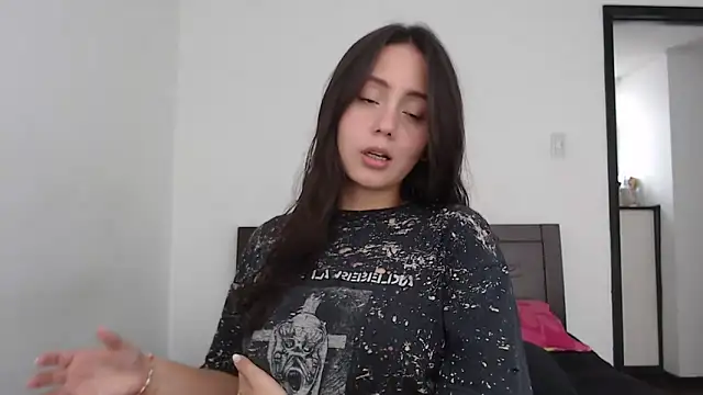 Snapshot of rebecca_collin chatting on 02-16-26, 03:54 rebecca collin online show from 02-16-26, 03:54