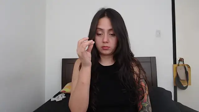 Snapshot of rebecca_collin chatting on 12-17-25, 08:47 rebecca collin online show from 12-17-25, 08:47