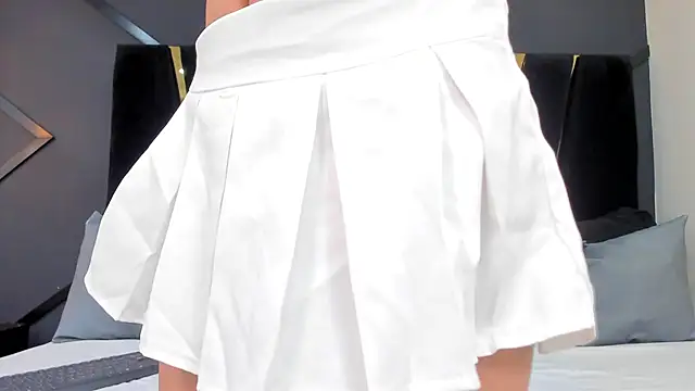 Snapshot of emily_mooon chatting on 09-25-25, 02:50 emily mooon online show from 09-25-25, 02:50