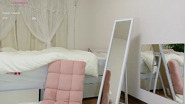 momochan88 online show from 09-17-25, 03:08