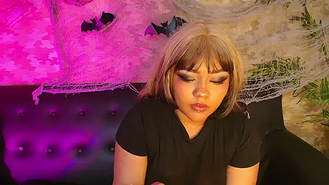 cherry chel online show from 10-17-25, 08:21