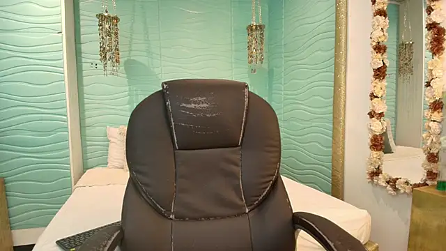 cherry chel online show from 04-13-26, 08:35