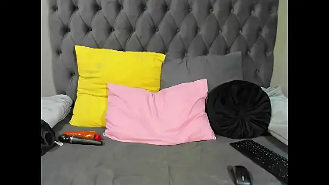 DIRTYTALKINQUEEN online show from 10-23-25, 05:11