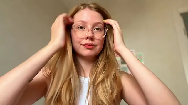 HoneyAudrey online show from 05-16-26, 02:32