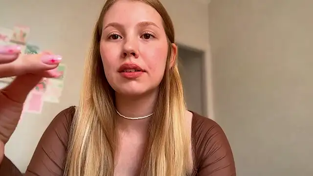 HoneyAudrey online show from 06-15-26, 02:45