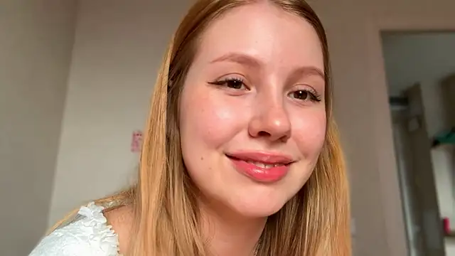 HoneyAudrey online show from 04-25-26, 02:14