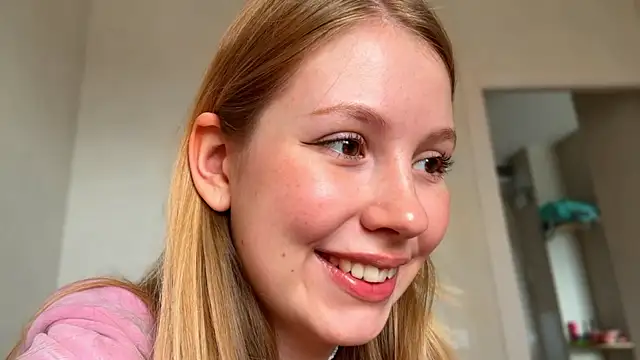 HoneyAudrey online show from 05-12-26, 02:19
