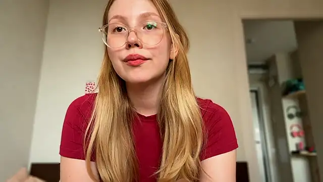 HoneyAudrey online show from 06-12-26, 02:20