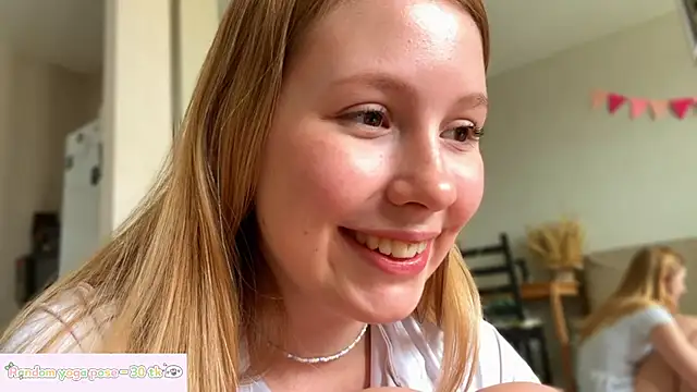 HoneyAudrey online show from 05-18-26, 03:39