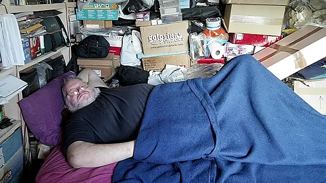 hadeszeuss2 online show from 12-16-25, 03:27