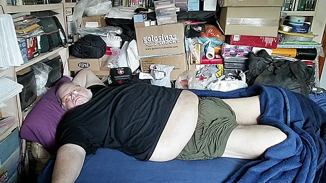 hadeszeuss2 online show from 03-23-26, 02:39