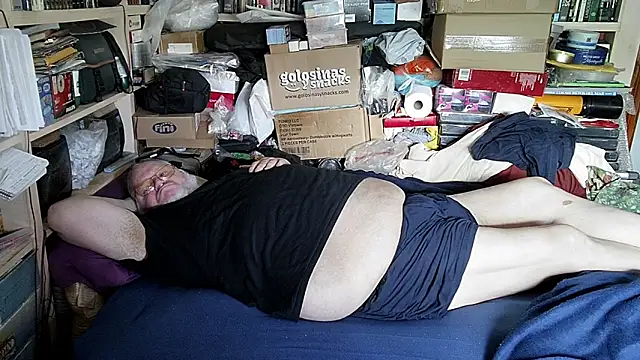 hadeszeuss2 online show from 04-10-26, 01:51