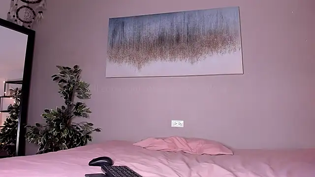  LittleLia online show from 02-14-25, 04:41