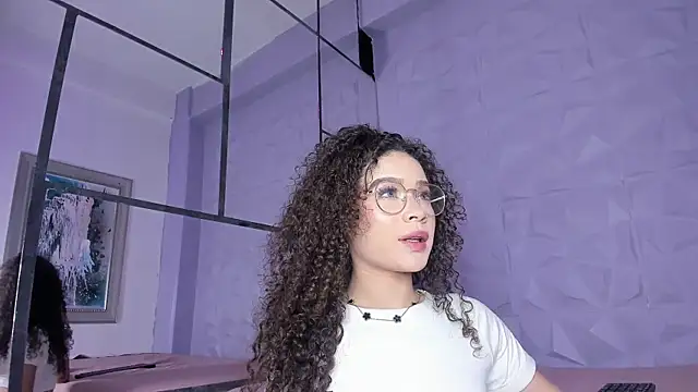  LittleLia online show from 11-28-25, 04:07