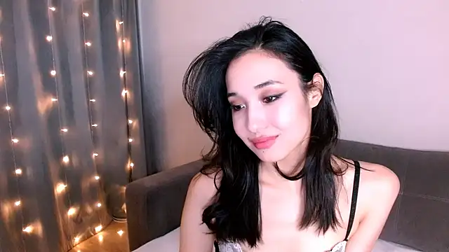 Snapshot of Li_noen chatting on 01-24-25, 02:51 Li noen online show from 01-24-25, 02:51