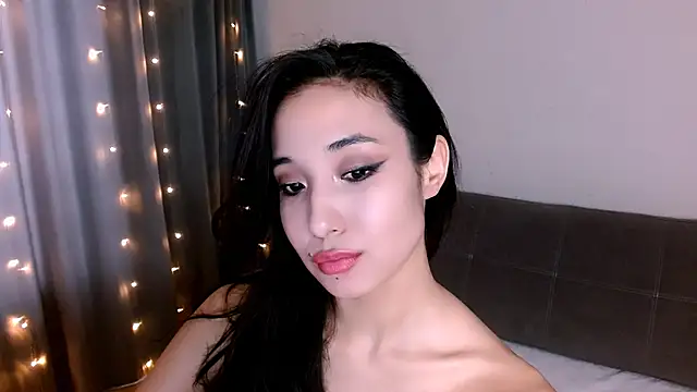 Snapshot of Li_noen chatting on 02-05-25, 04:37 Li noen online show from 02-05-25, 04:37