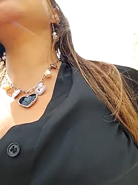 Karen San Miguel online show from 02-05-26, 06:59